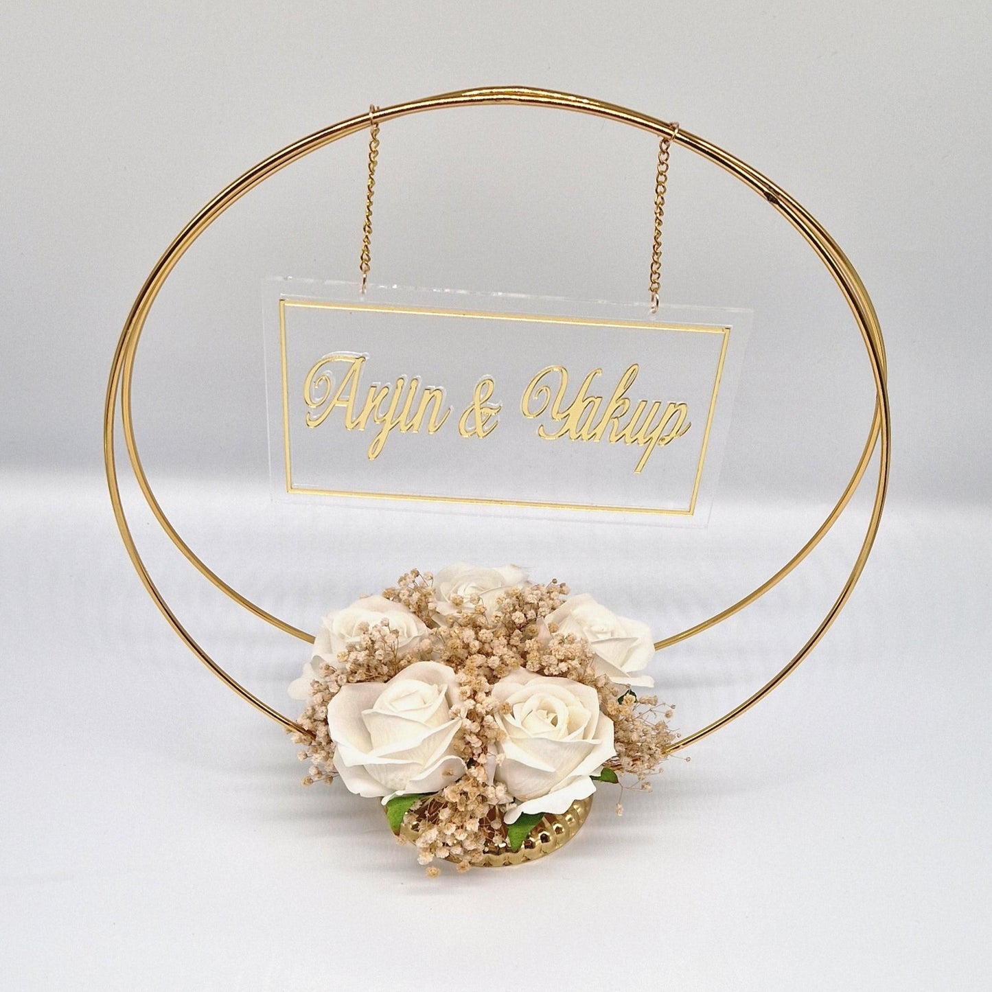 Support Prénom en Acrylique avec Roses en Velours