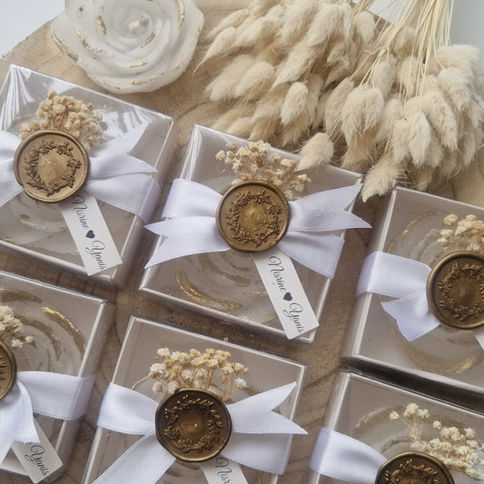 Vela - detalles dorados