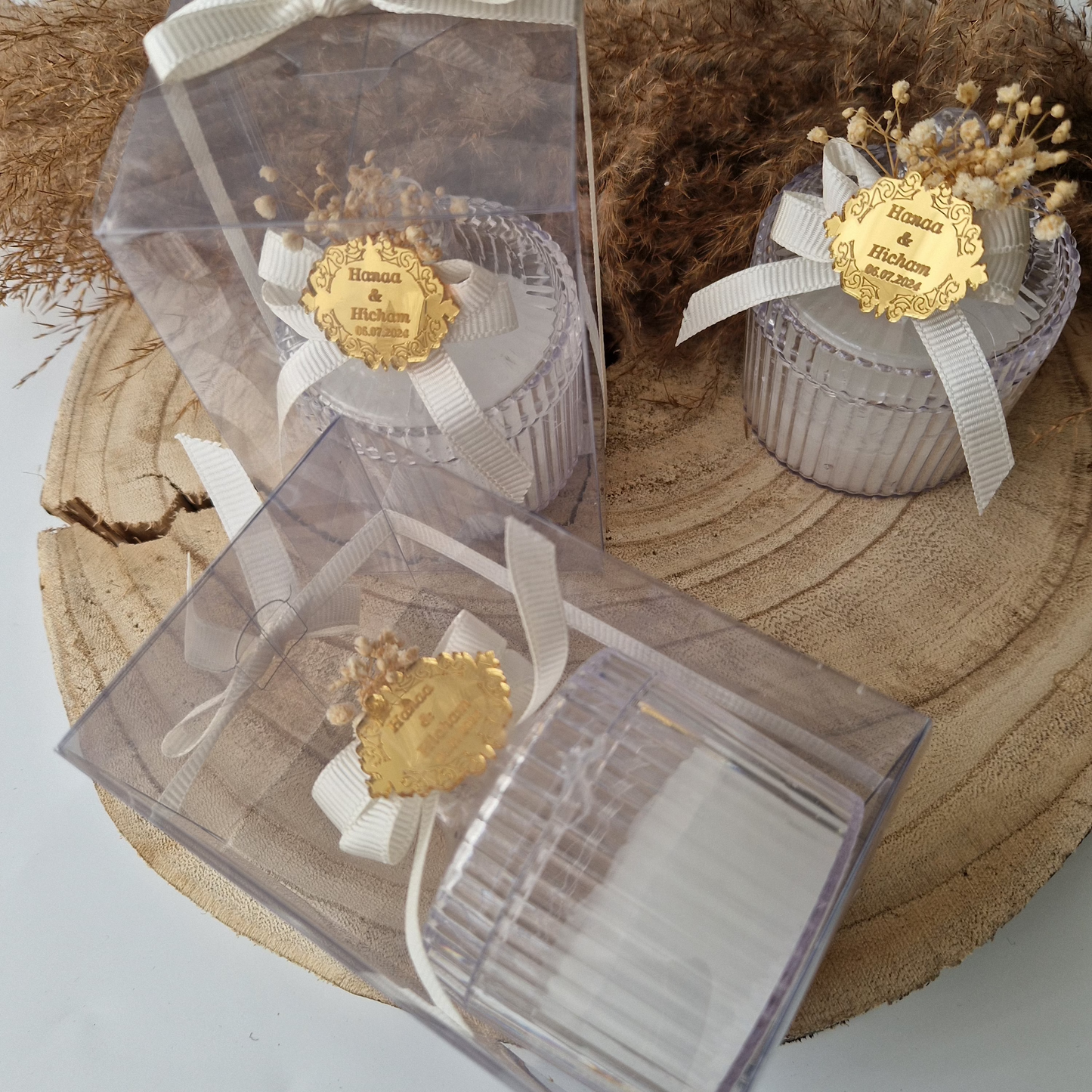 Dulce y brillante en una caja de dulces